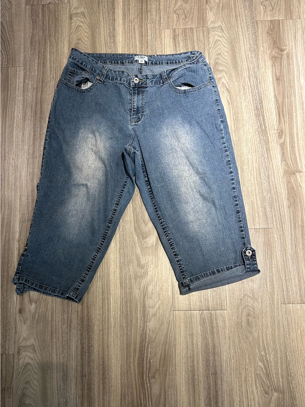Cato Blue Denim Cropped Jeans with Button-Tab Cuffs